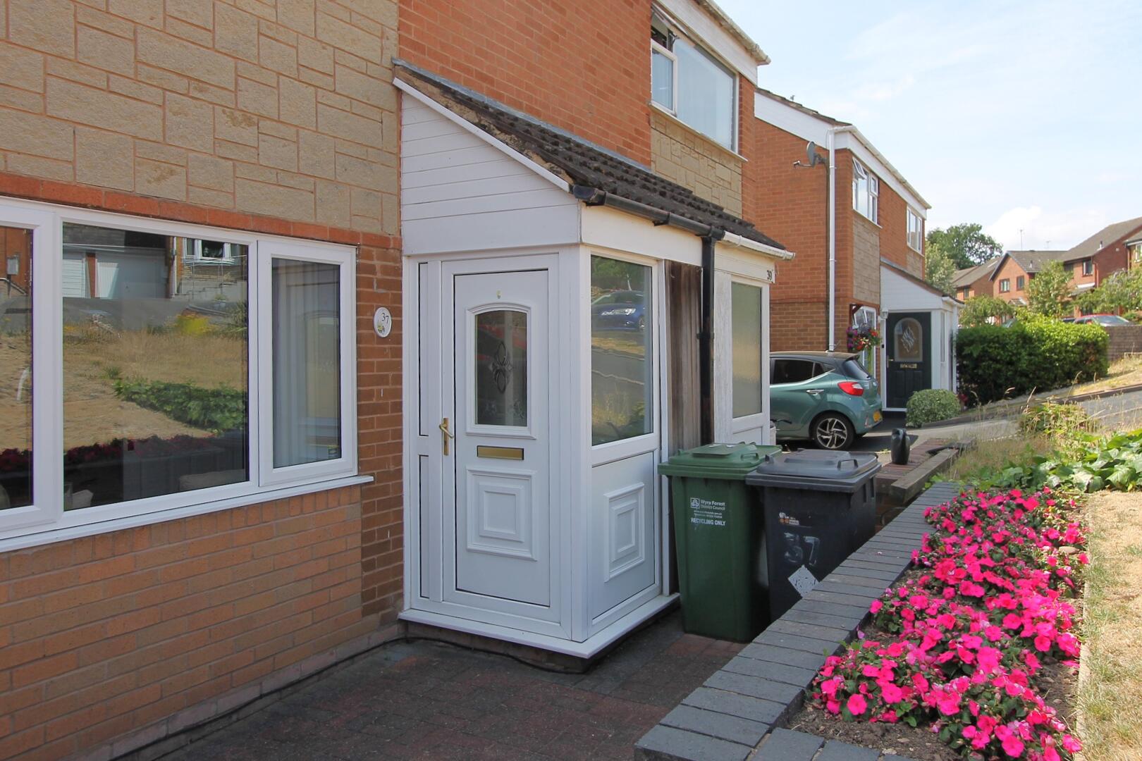 3 bed property in Beaulieu Close, Kidderminster